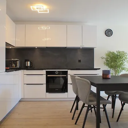 Cozy And Central For Up To 4 Guests, Ariana Apartman Crans-Montana