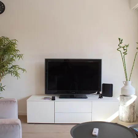 Cozy And Central For Up To 4 Guests, Ariana 公寓 克莱恩 蒙塔纳